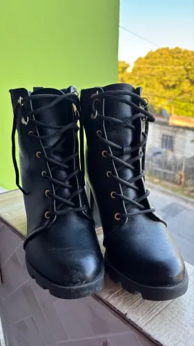 Bota tamanho 37 com salto 