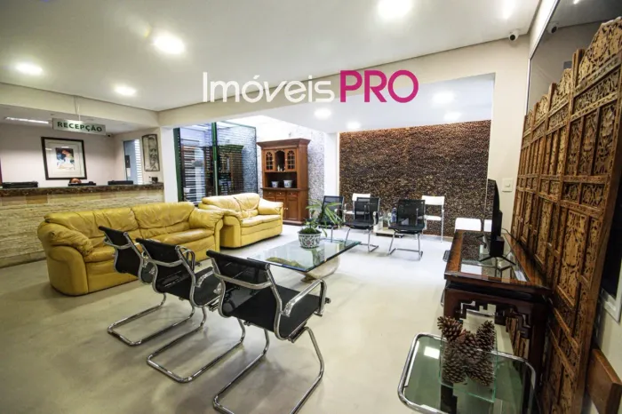 Excelente casa para uso comercial