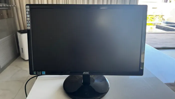 Monitor AOC