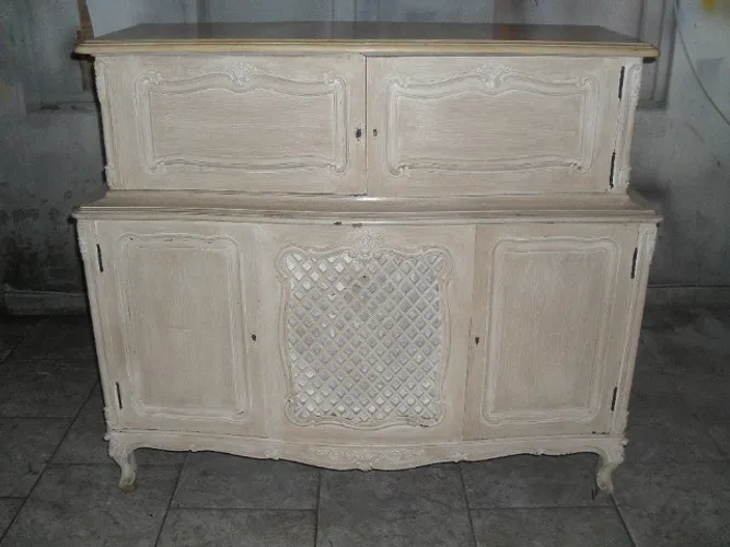 Buffet Est. Luis XV em Jacarandá com Pintura em Pátina