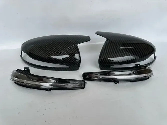 Par Capa Retrovisor Carbono Amg e Pisca Fumê Mercedes Benz C180 C200 C250 2015 a 2021