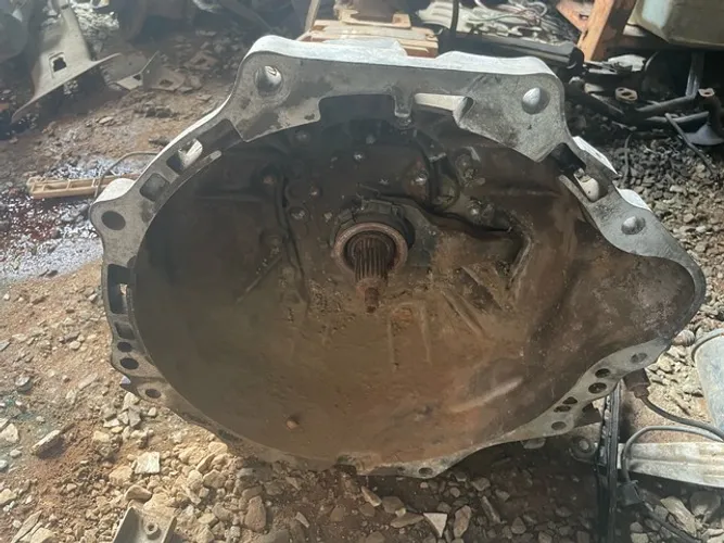 Caixa de marcha mecânica ,câmbio manual da Toyota Hilux 2.5 4x2