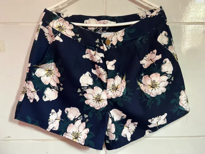 Short floral