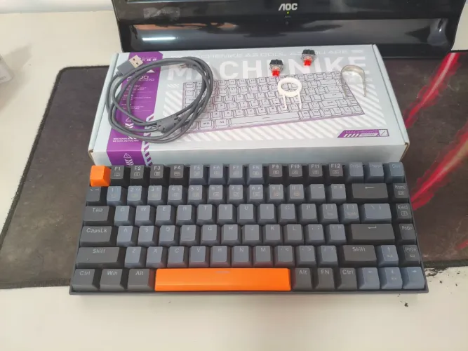 Teclado Mecânico Machenike K500A-B84 RGB