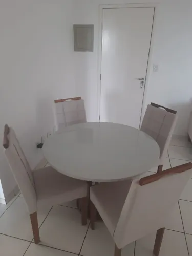 Mesa de jantar 4 lugares