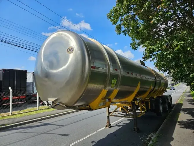 Carreta Tanque Vanderleia Rodotic Ano 2009 45mil Litros Suspensão Pneumática com Bottom