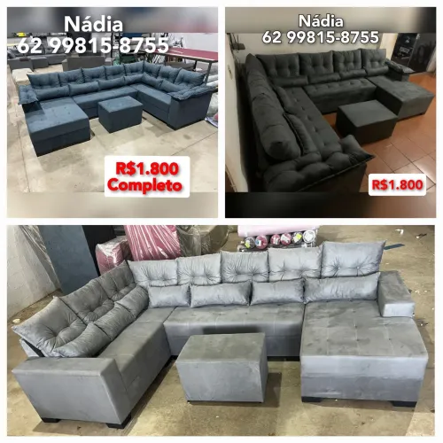 Sofá com as almofadas decorativas 