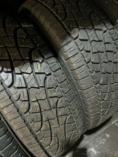 Pneu Pirelli 245/65/17  95 % Vida util.