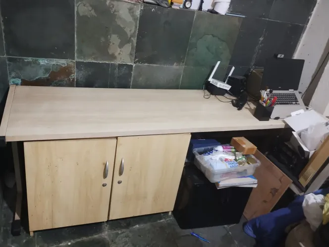 Mesa Grande de Escritório + Armario 4 partições (creme)