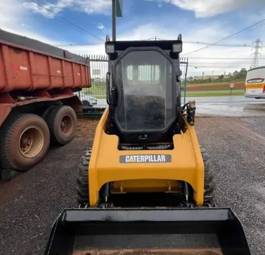 Mini Carregadeira Caterpillar 226b3  2019