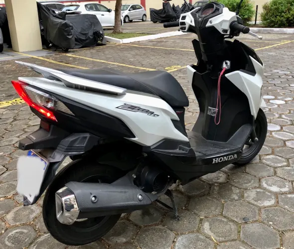 Honda Elite 17mil km, parcelo no cartão e aceito troca por moto !