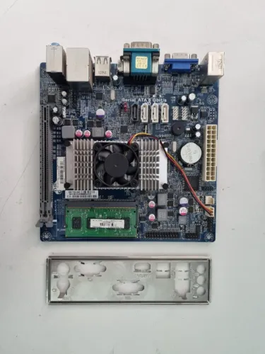 Placa Mãe Mini ITX ECS NM70-I com processador e 4 GB DDR3