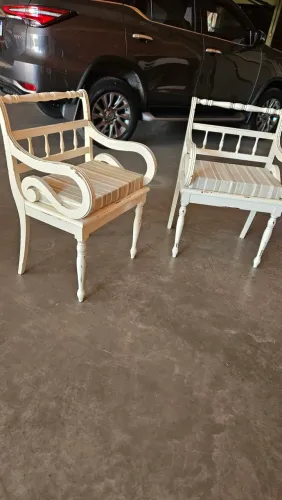 Poltronas Clássicas 2 unidades em Pátina