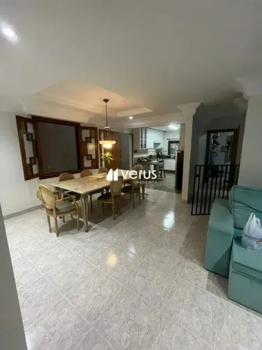 SOBRADO à venda, 3 quartos, 3 suítes, 2 vagas, CIDADE JARDIM - Uberlândia/MG