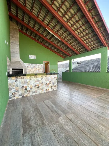 Casa Padrão condomínio fechado EXCELENTE localização. Condomínio tranquilo Casa completa a