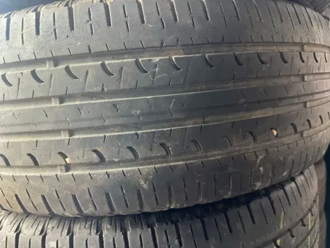 Pneu 215/60/17 Meia Vida  70 % Vida Util.