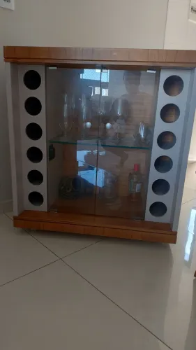 Cristaleira/Barzinho Retrô com Detalhes