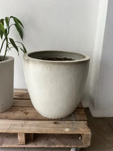 Vaso de cerâmica vietnamita para área externa