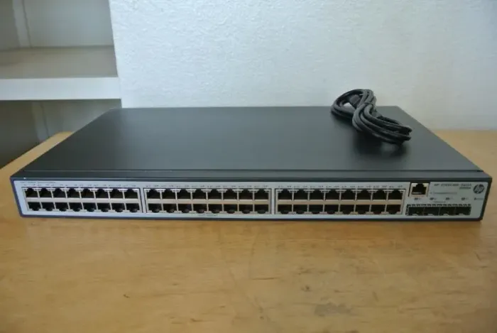 Switch HP 1910 48G JE009A 48 Portas Gigabit e 4 Portas SFP