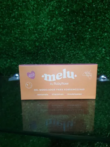 Gel modelador para sobrancelhas