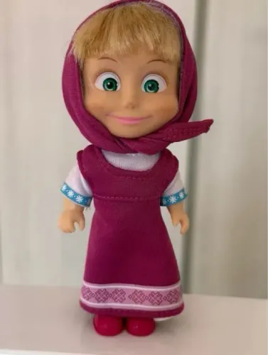 Mini boneca Masha de a Masha e o Urso