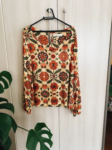 Blusa manga longa estampada P