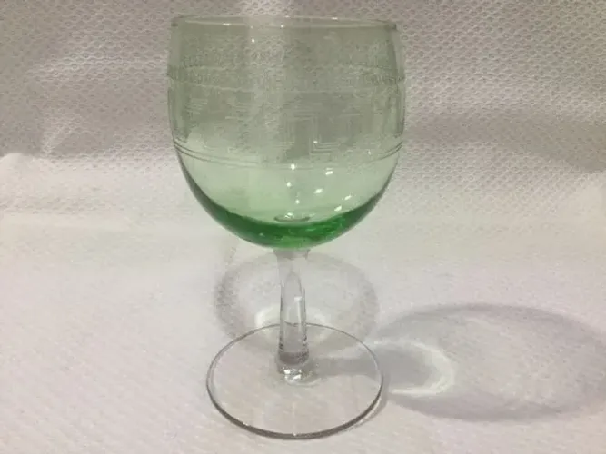 Taça De Cristal Lapidada Verde Esmeralda Anos 30