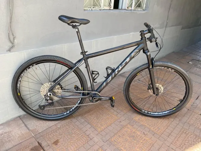 Bicicleta MTB Aro 29 Firts Tamanho 17/M relação deore