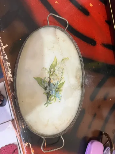 Bandeja antiga de porcelana trincada