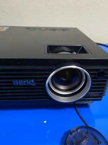 Projetor Benq MP610