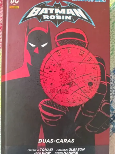 Batman e Robin: Duas Caras 