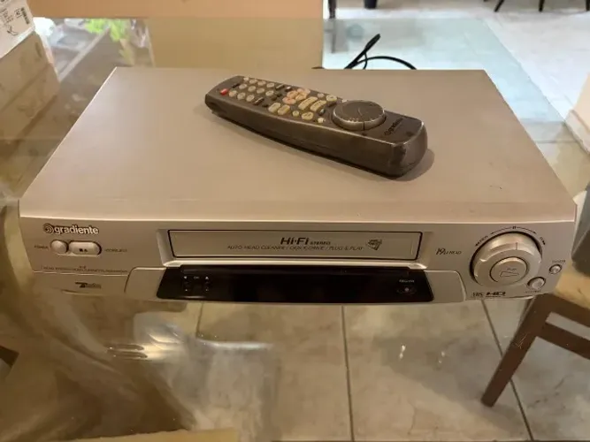 Video Cassete Gradiente 7 Cabeças com Controle Remoto