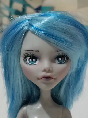 Monster High Ghoulia customizada