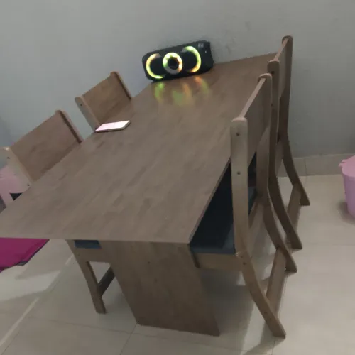 Jogo de mesa 6 cadeiras