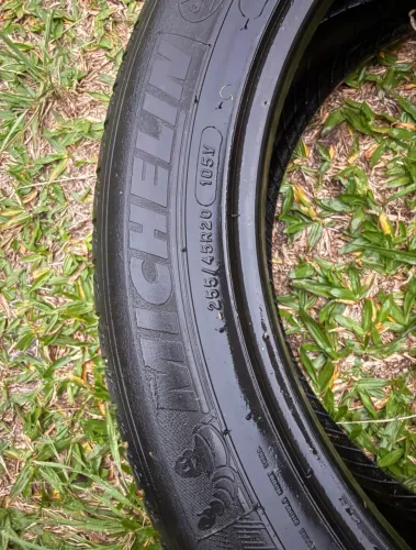 Par pneu Latitude Michelin 255/45/20