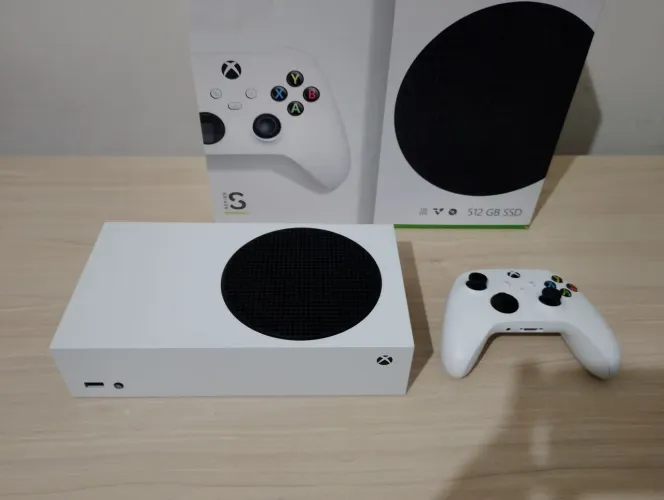 Xbox Series S - em perfeito estado!