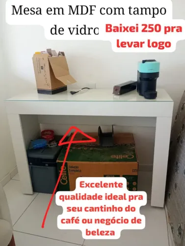 Mesinha pra café ou área de beleza 
