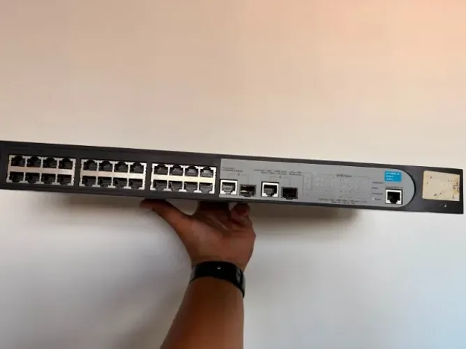 Switch HP V1905 