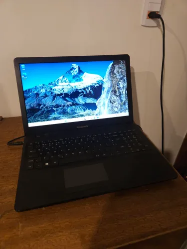 Leia a descrição! Notebook Samsung com i5 sétima geração com placa de vídeo e SSD!