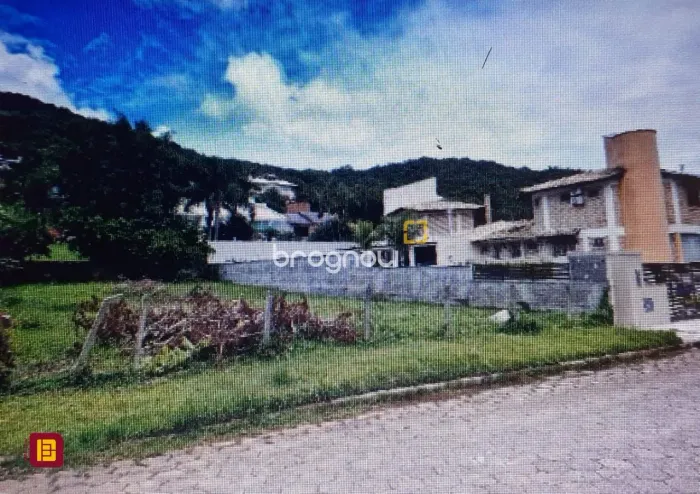 Terreno na Praia Brava 540m²