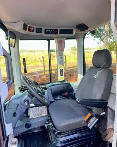 PÁ CARREGADEIRA