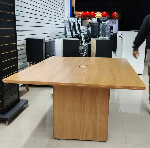 Mesa de Reunião Usada em Madeira com Gaveta Embutida