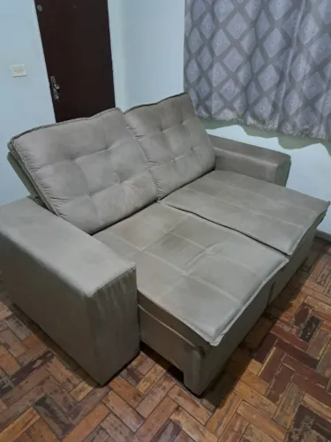 Sofá retrátil encosto inclinável