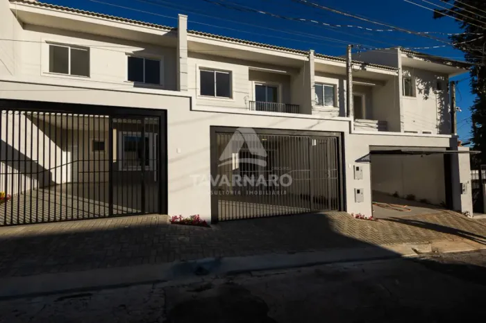Sobrado Condomínio em Ponta Grossa