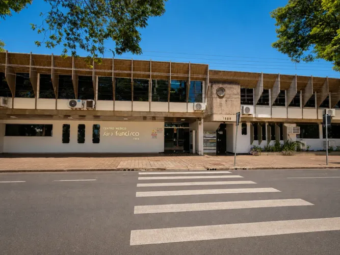 Sala à venda em Maringá, Zona 04, com 182.51 m², Condomínio Centro Médico São Francisco II