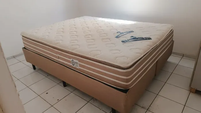 Cama Queen Size molas ensacadas