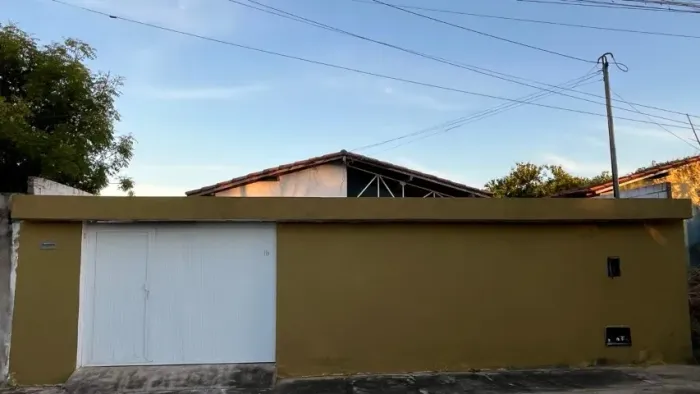 Casa na Zona Sul de 03 Quartos!