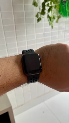 Apple Watch Series 4, versão Nike, 40mm, celular + GPS - Completo e em Ótimo Estado
