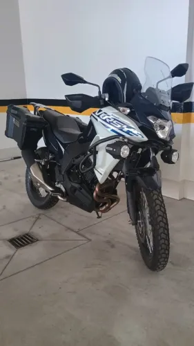 Kawasaki Versys-X 300 Tourer 2025 - 5.000 km - Com baús laterais