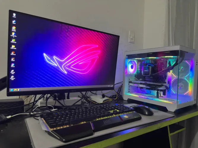 Pc ultra performance Ryzen 7 9800x3D RTX 4060 WHITE monitor ASUS TUF 165 hz